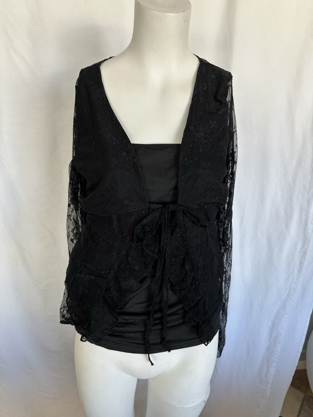 Women's Long Sleeve Lace Tiefront Shrug Sweater, Black With Tube Top Under Sz M